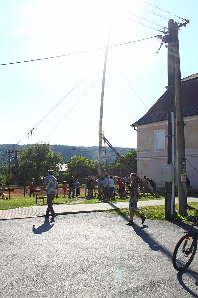 Stavanie maja (35).JPG